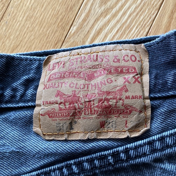 Levi’s 501 Grey wash Jeans - Picture 2 of 9
